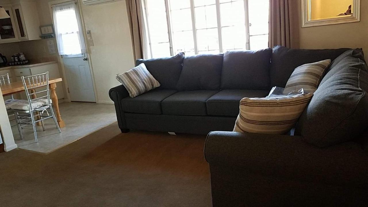 Becky'S Condo 马里波萨 外观 照片